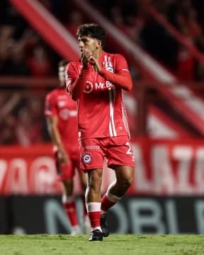 Argentinos Juniors le ganó a Lanús y volvió a la zona de clasificación en el Torneo Apertura 2026