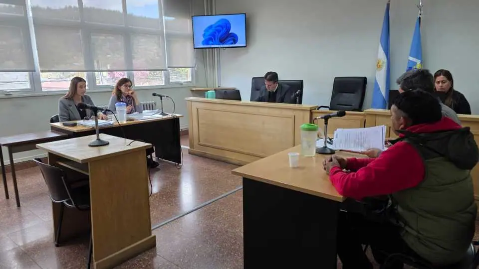 Condenan a un hombre por desobedecer dos veces la restricción de acercamiento a su expareja
