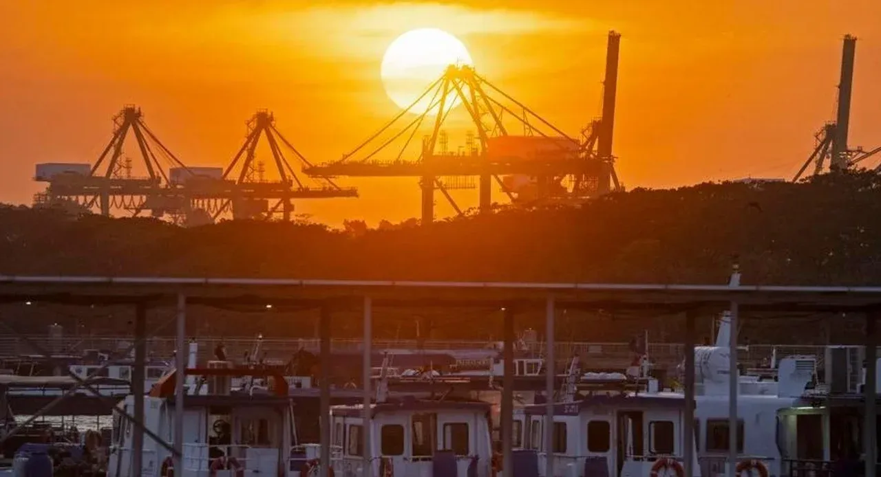 El estrecho de Ormuz fue cerrado nuevamente
