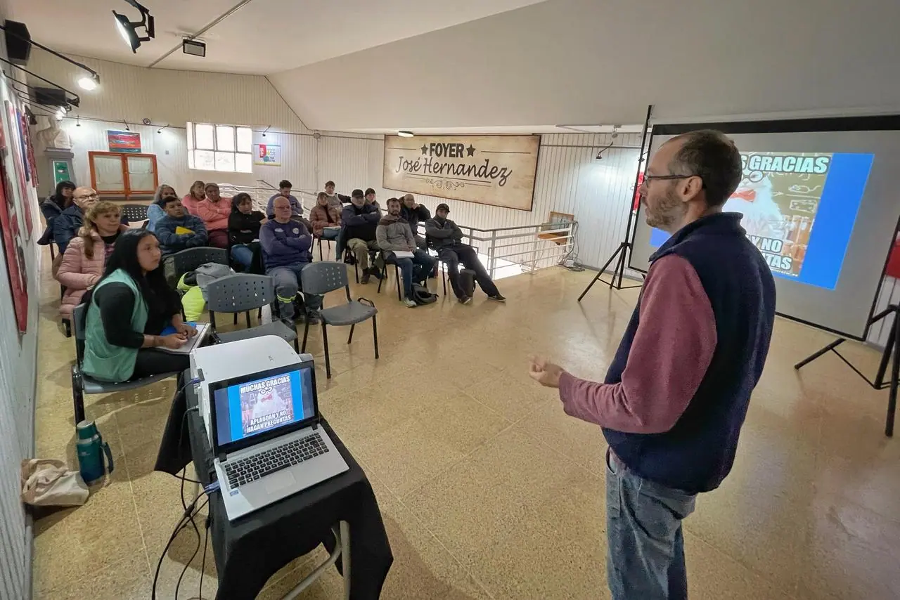 Rawson realizó un taller de Compost
