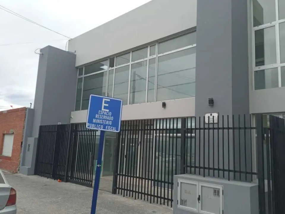 Prohibición de acercamiento a su familia a un hombre que fue detenido por la Policía