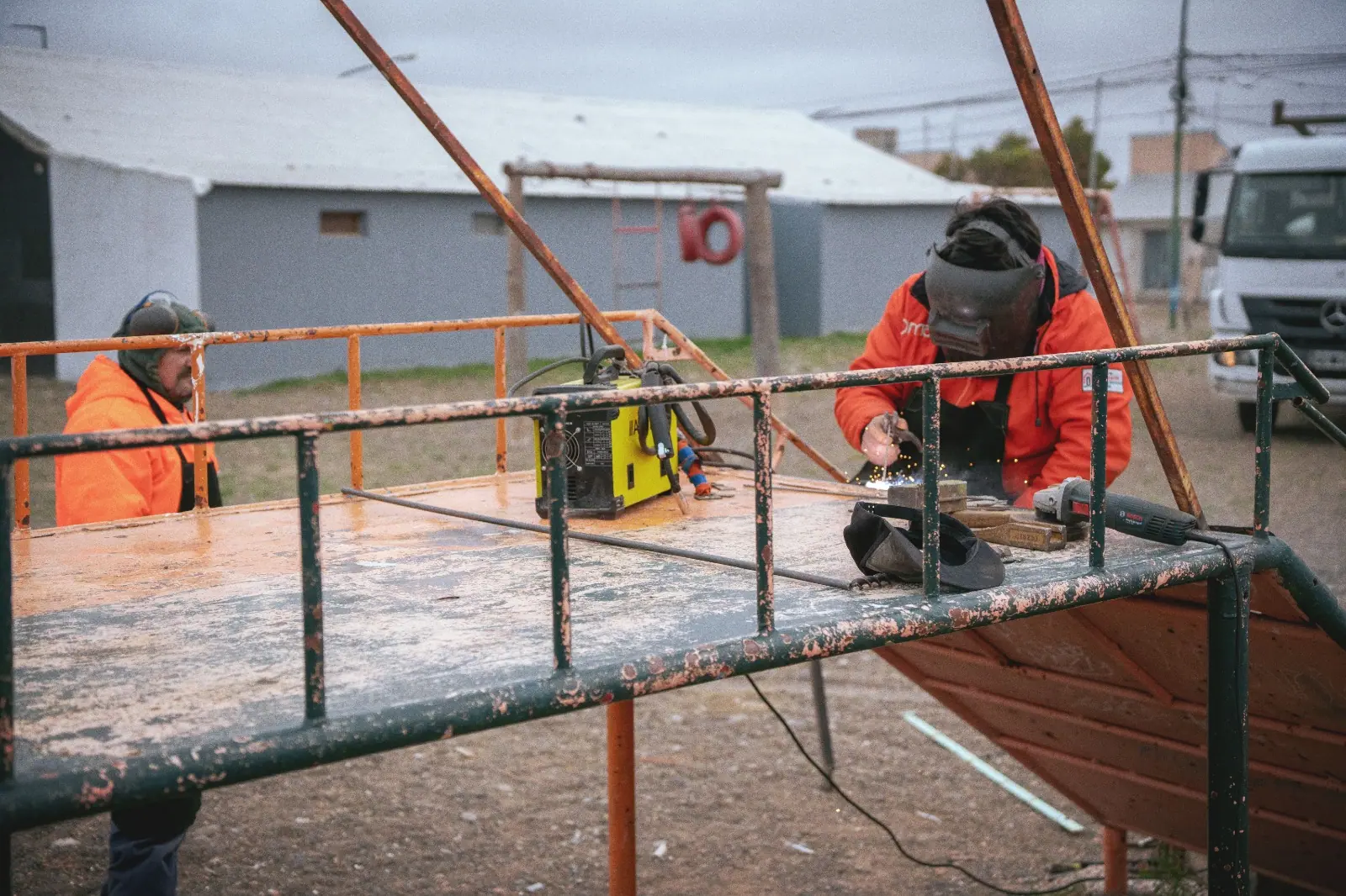 Comenzaron los trabajos de reparación en el playón del 3 de Abril