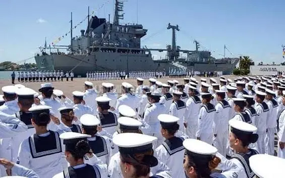 Denunciaron esquema de corrupción con la liquidación de sueldos en la Armada