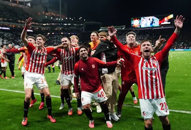 Heroico triunfo de Estudiantes (LP) ante Corinthians