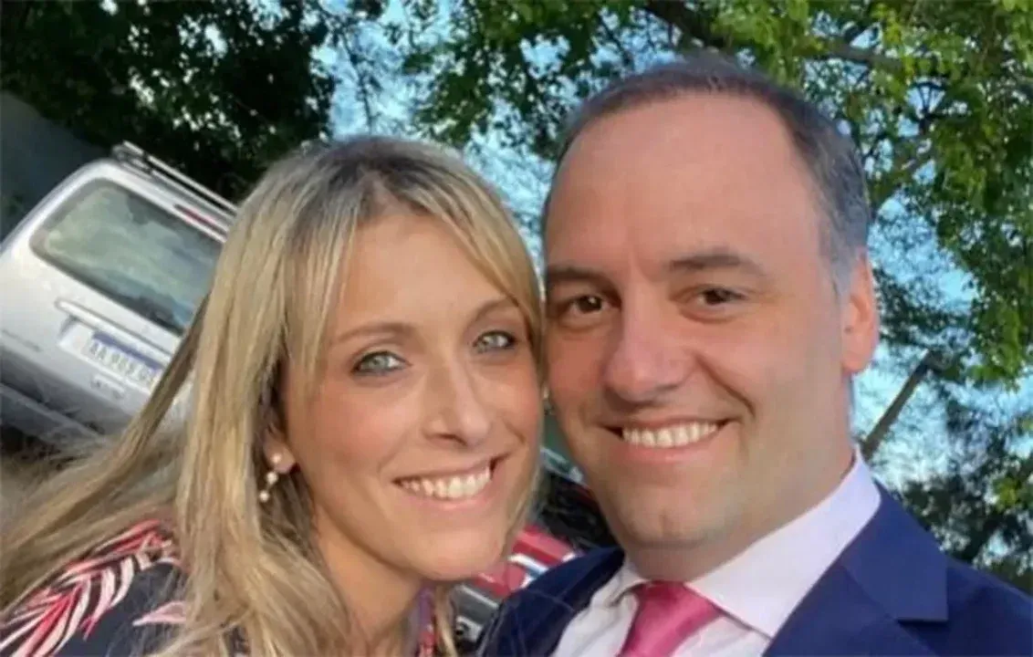 La Justicia citó a declarar a las cuatro mujeres que le prestaron dólares a Adorni