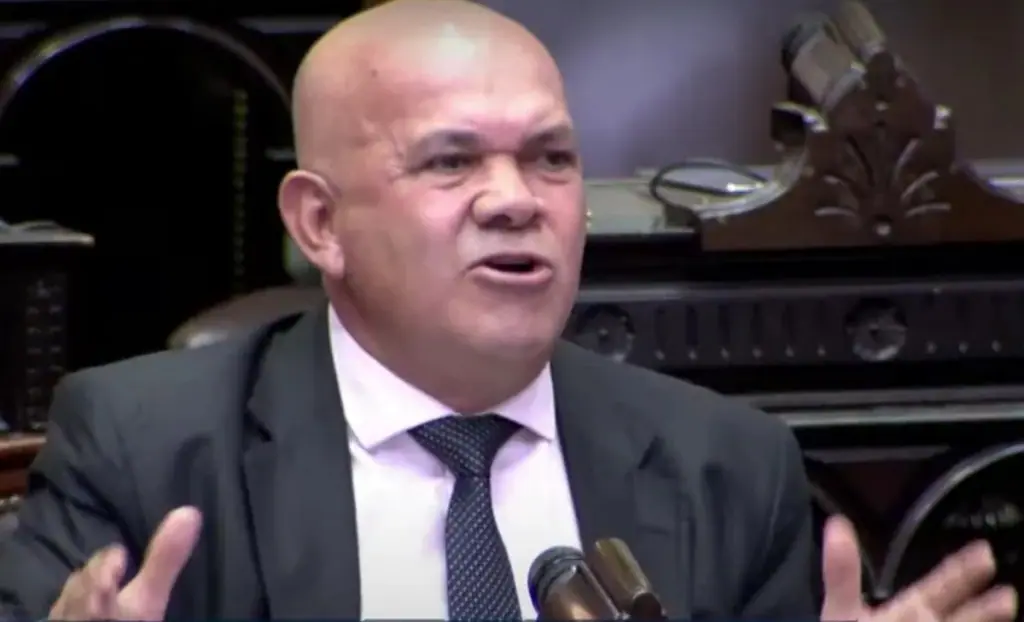 Aldo Leiva soltó una fuerte advertencia sobre la sesión de Adorni