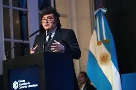 El Gobierno busca garantizar salarios mínimos de al menos $1 millón en las negociaciones paritarias