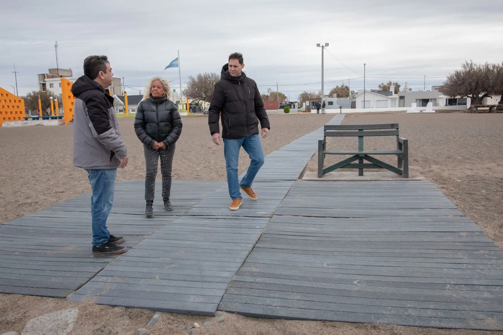 Playa Unión incorporó un deck para personas con movilidad reducida
