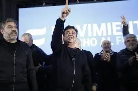 Espinoza llamó a construir un frente amplio y respaldó una candidatura presidencial de Kicillof