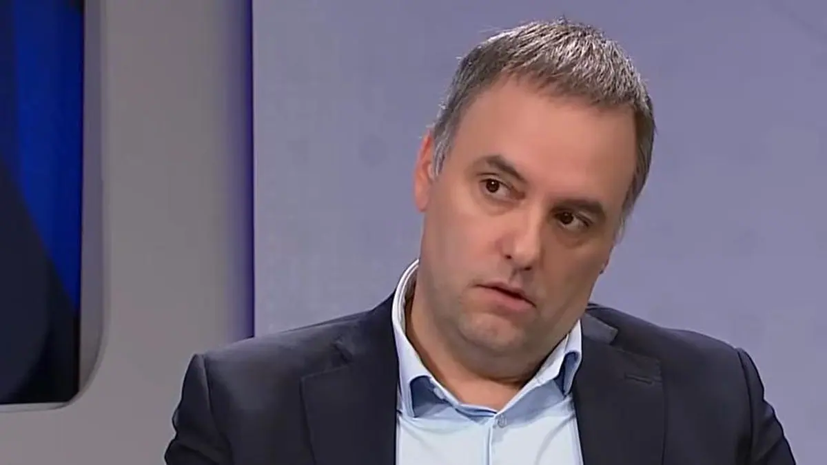 Se filtró un audio de Adorni a Tabar que lo complica más
