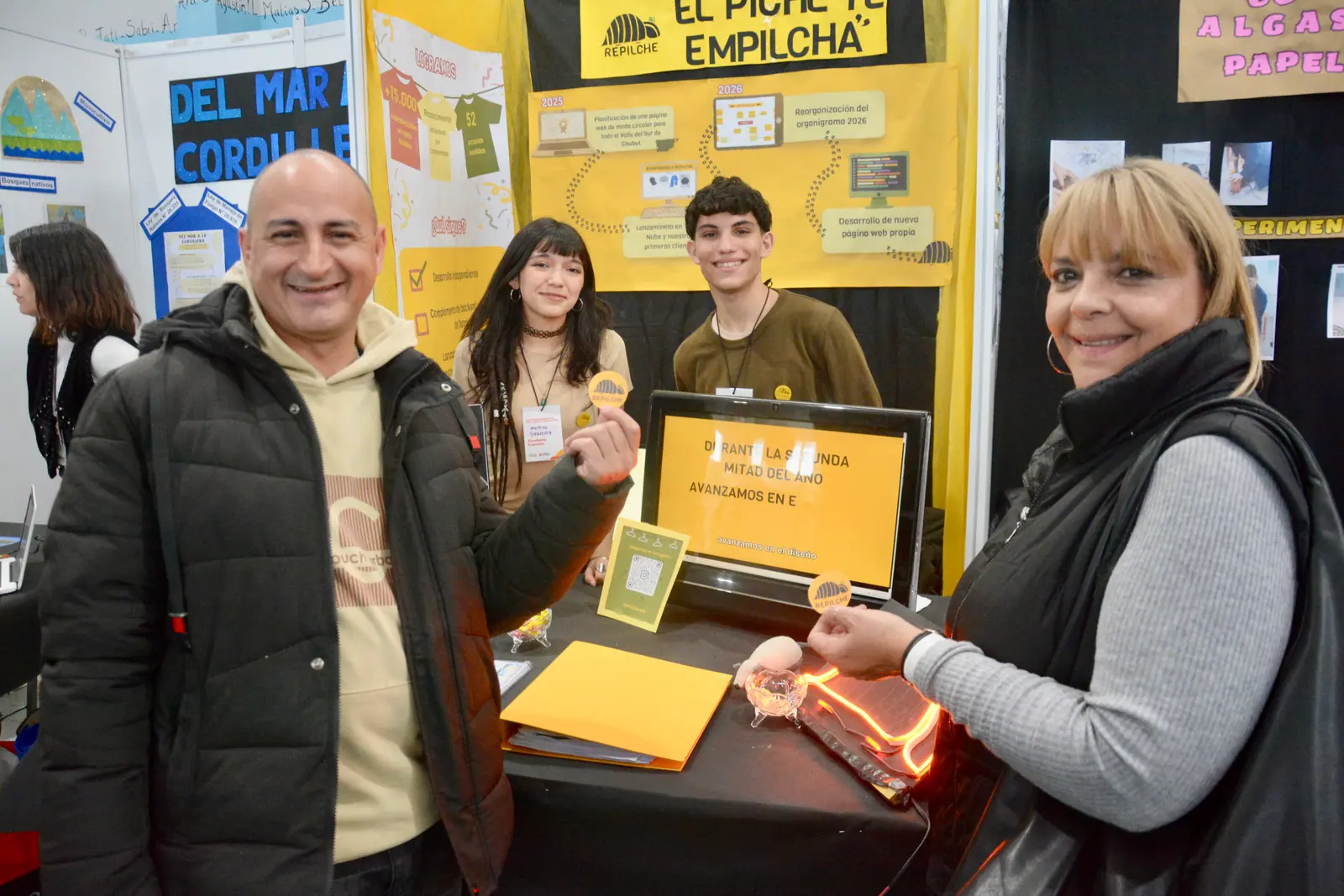 Barrionuevo recorrió la Feria de Educación, Artes, Ciencia y Tecnología en la Escuela 795