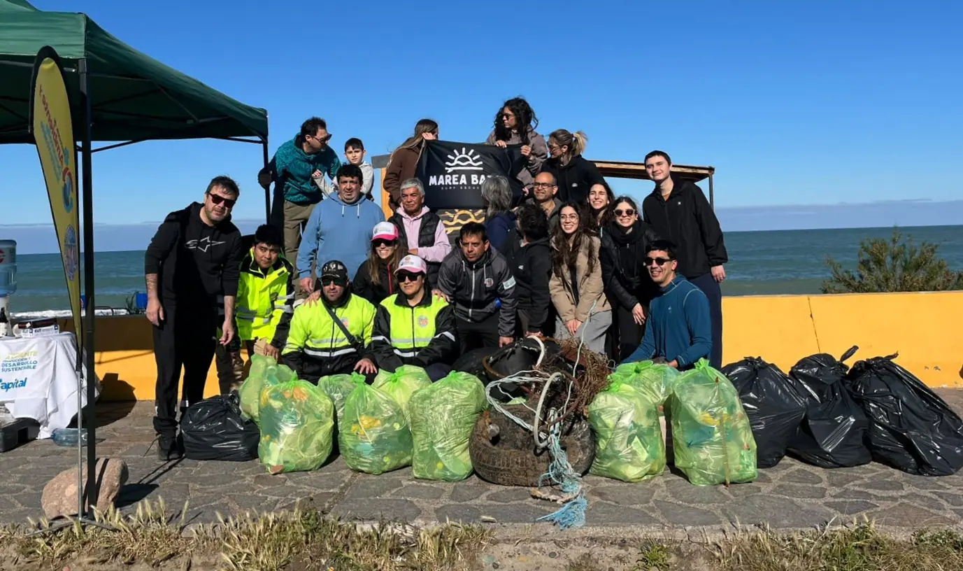 Retiraron más de 150 kilos de residuos de la costa de Playa Unión