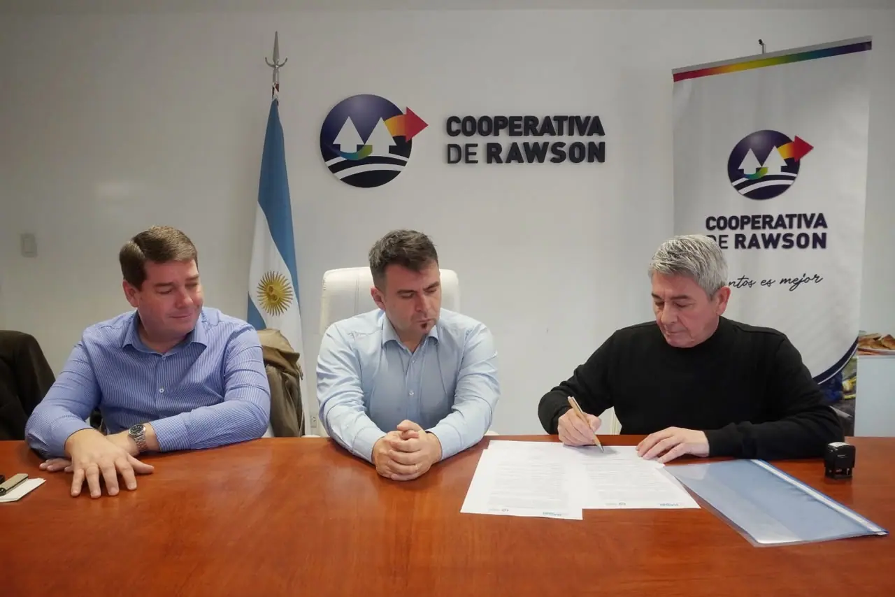 Convenio entre la Cooperativa de Rawson y el EMRATUR