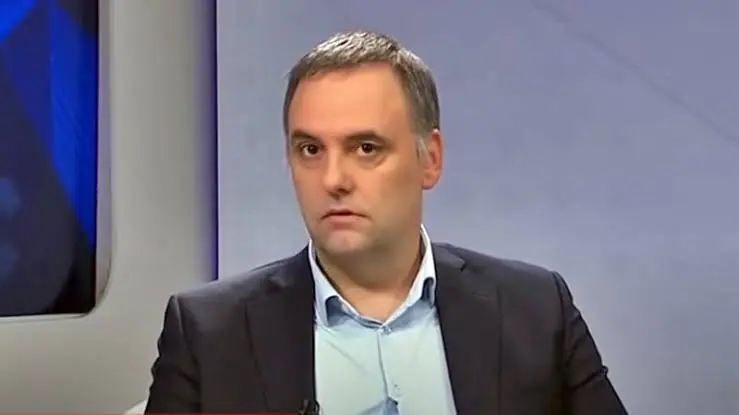 La respuesta de Manuel Adorni tras la suspensión de su informe en el Senado