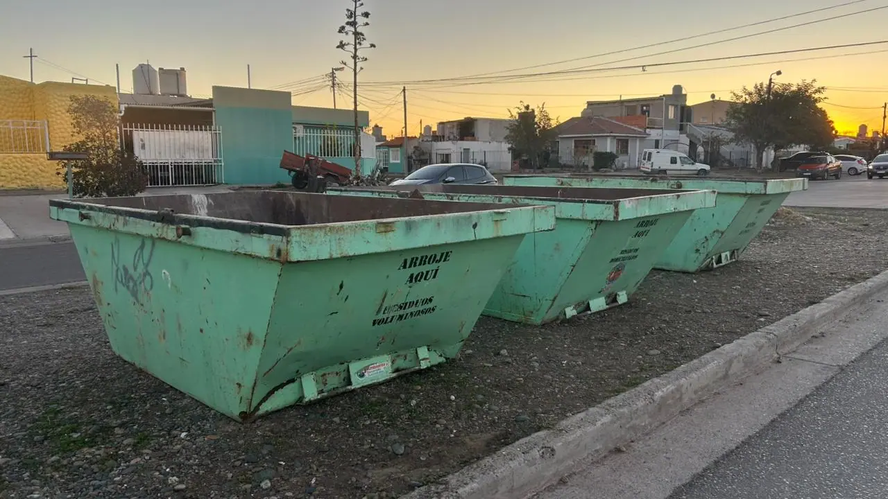 La Municipalidad reubica los volquetes en el Área 16