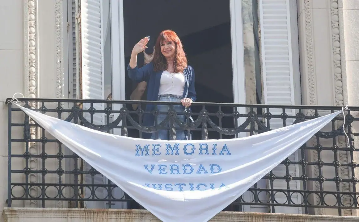 Sabbatella y agrupaciones militantes repudian la condena a Cristina Kirchner