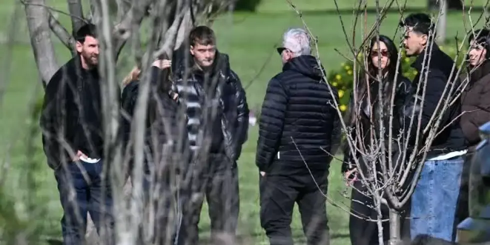 El emotivo adiós a Jorge Messi: los mensajes que acompañaron a Lionel en Rosario