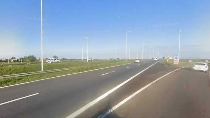 Un camión atropelló y mató a un peatón que quiso cruzar la autopista Rosario-Córdoba