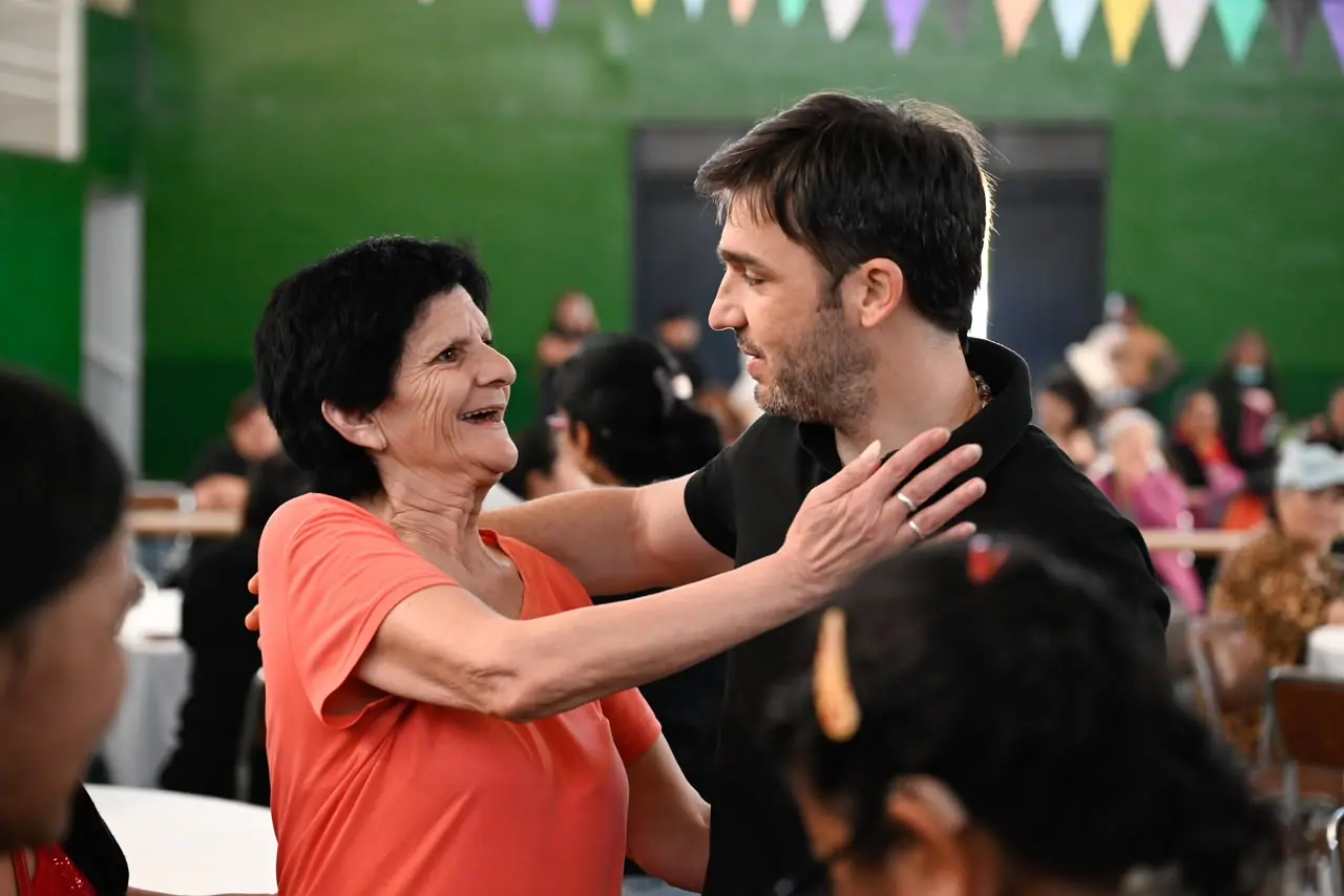 Día de la Madre: Torres celebró junto a familias de Comodoro Rivadavia