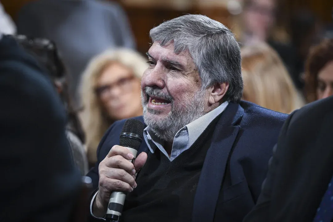 Mayans pidió el juicio político contra Adorni