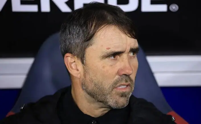 Eduardo Coudet suspendió la conferencia de prensa y tiene un pie afuera de River