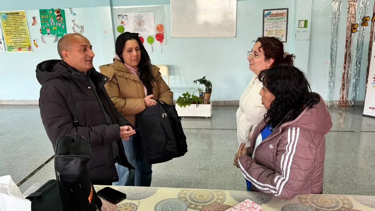 El SITRAED habilitará una línea telefónica de asesoramiento sindical para docentes del interior