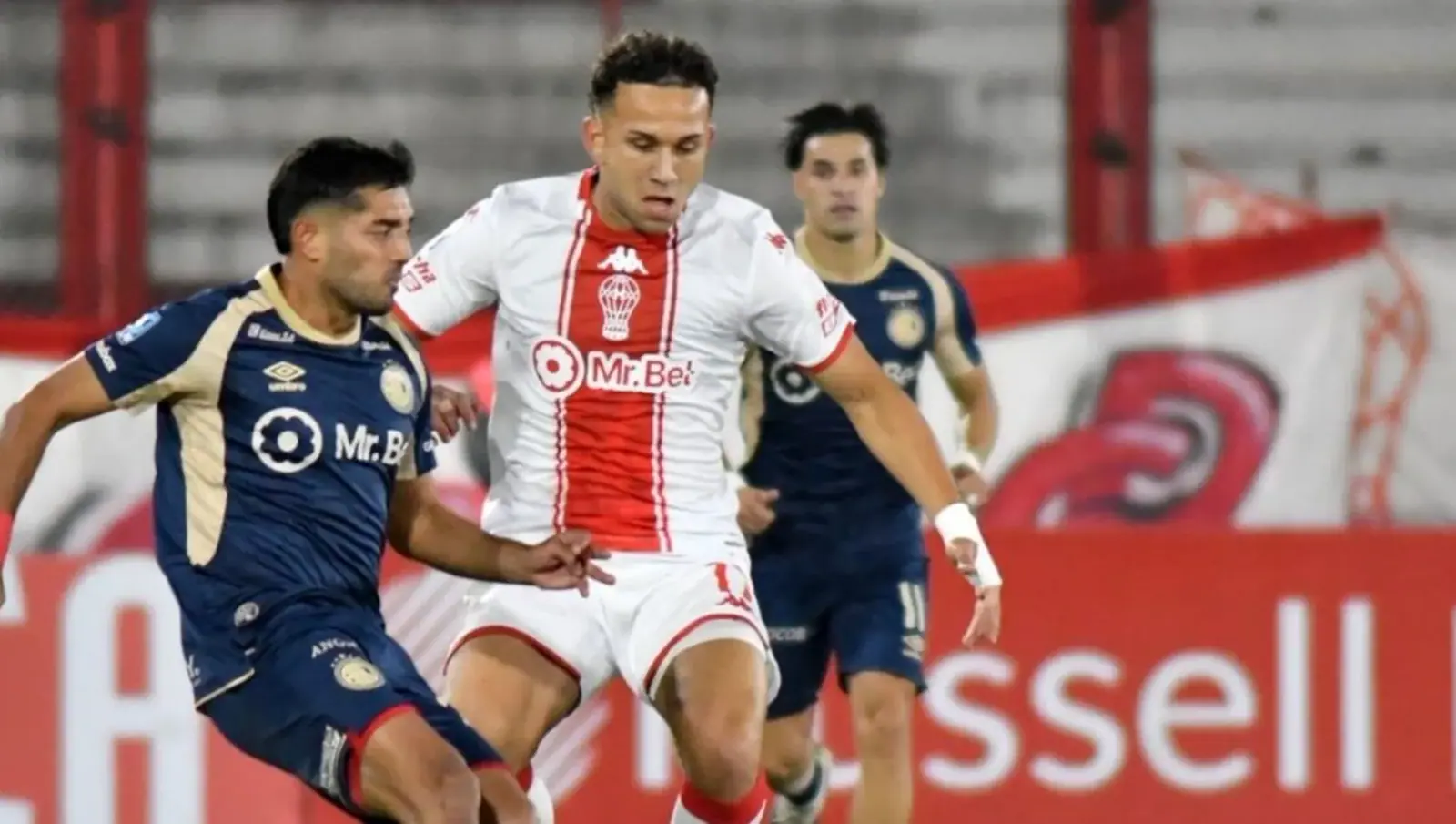 Argentinos venció a Huracán en el alargue y se metió en semifinales