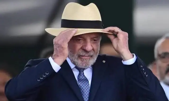 Lula aventaja a Flávio Bolsonaro para elecciones del domingo en Brasil
