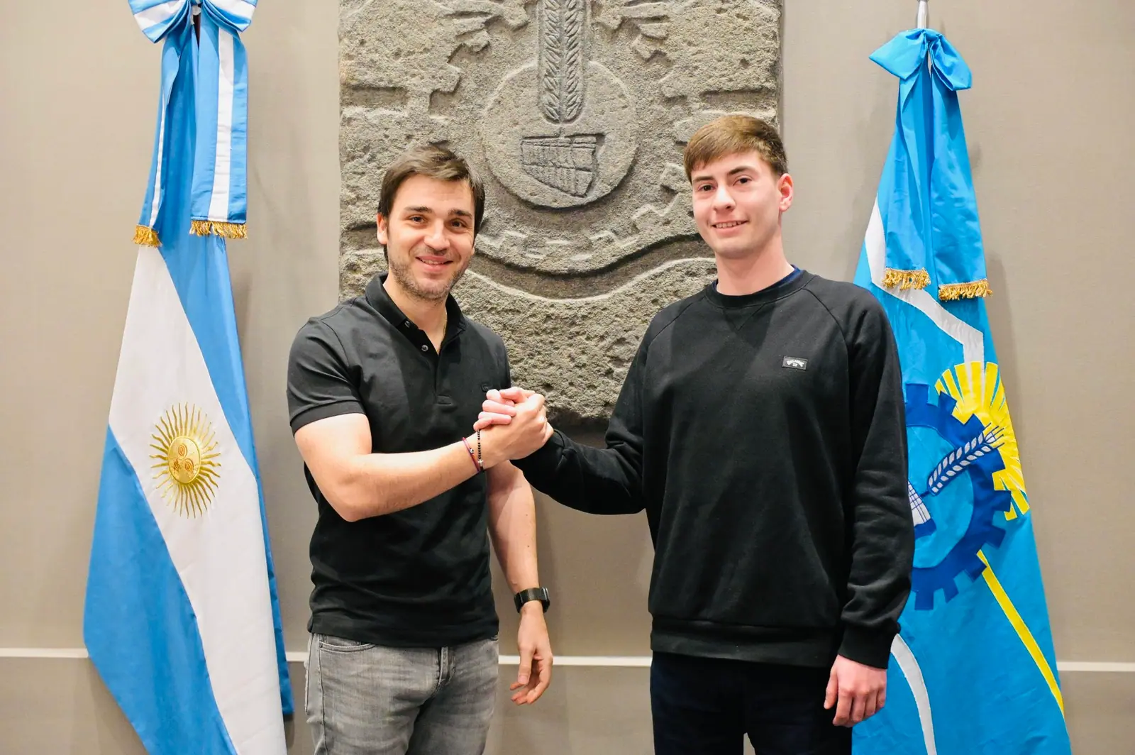 El Intendente Luka Jones se suma al frente de "Nacho" Torres