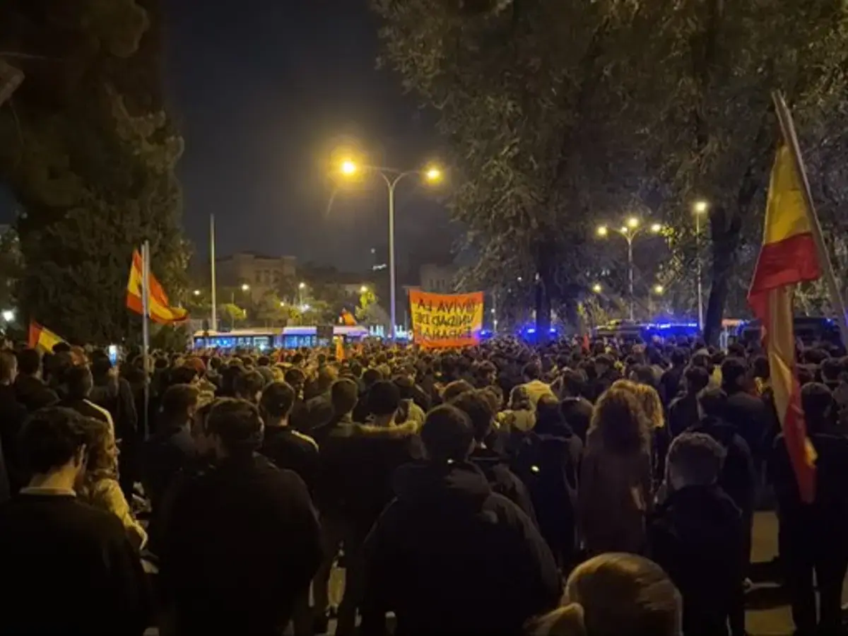 Protesta por el choque de trenes: exigieron la renuncia del ministro español de Transporte