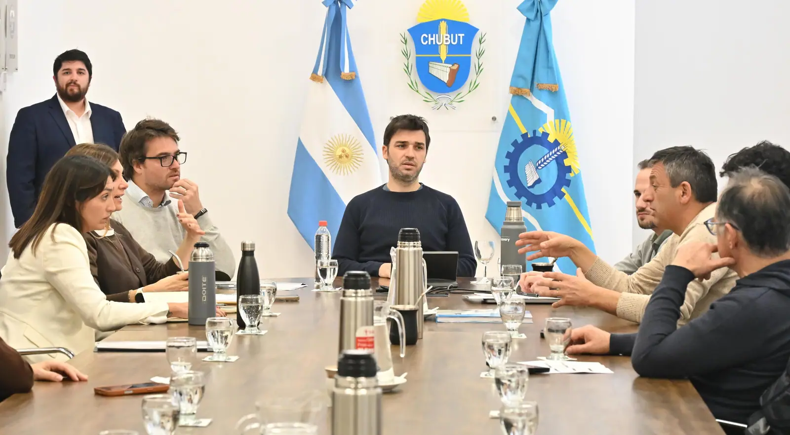 Provincia trabaja en la aplicación de programas junto a instituciones de la comunidad para abordar problemáticas de la Adolescencia