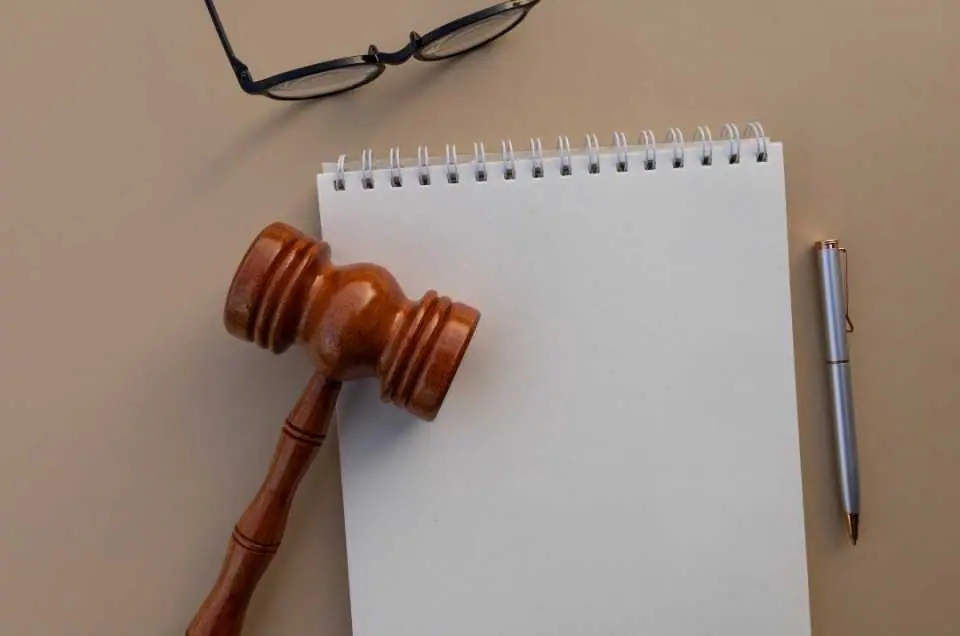 La Fiscalía solicitó condena para un hombre acusado de violar sistemáticamente órdenes de restricción