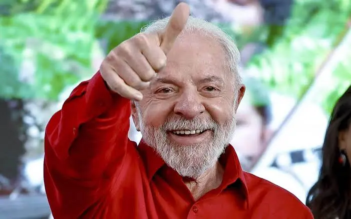 Lula afirma que Flávio Bolsonaro debe tener "mala conciencia"