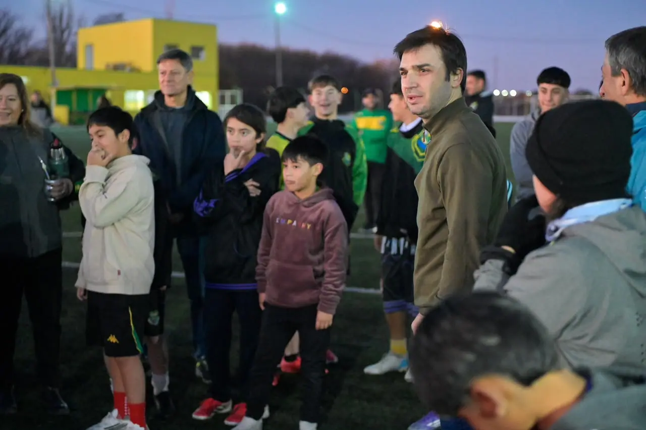 Torres destacó las obras de ampliación y puesta en valor del Club Defensores de la Ribera