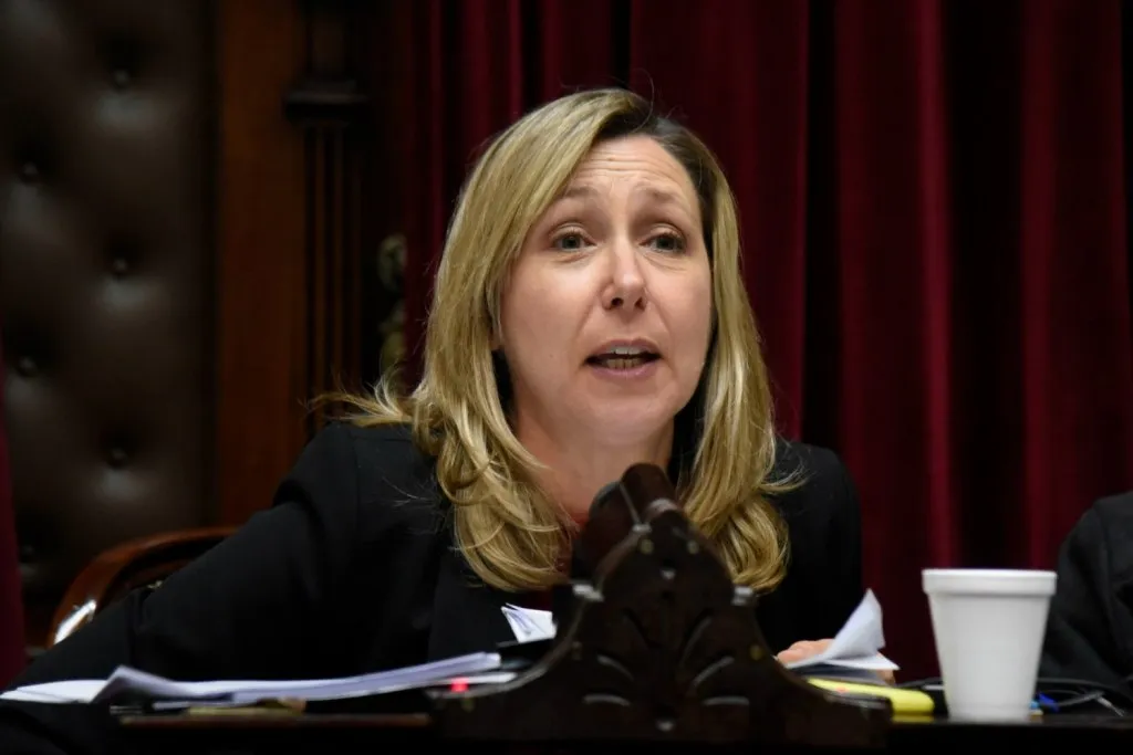 “La próxima sesión en Diputados huele a podrido, y mucho"